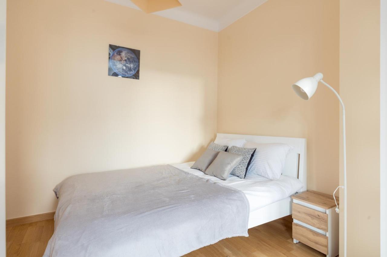 Metro Raclawicka Red Apartment Warsawa Bagian luar foto